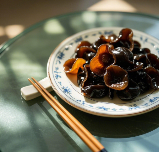 木耳久泡真的會(huì)產(chǎn)生劇毒嗎？食品安全檢測儀的原理與應(yīng)用